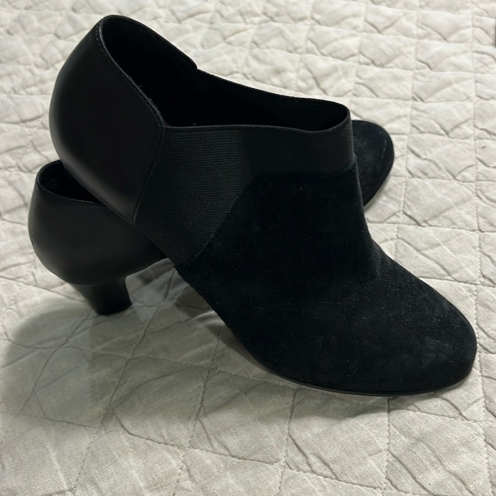 Abeo New Black Heels